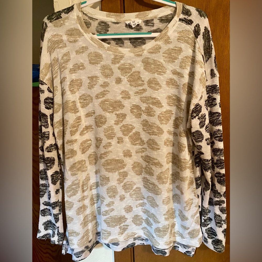 Tribal 23”PTP Sz: L Oversized Leopard Black/Beige Print Tunic Top